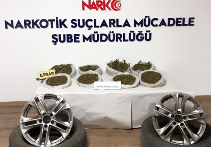 Arka Lastiklere Saklanm 10 Kilo 230 Gr Kubar Esrar Ele Geirildi