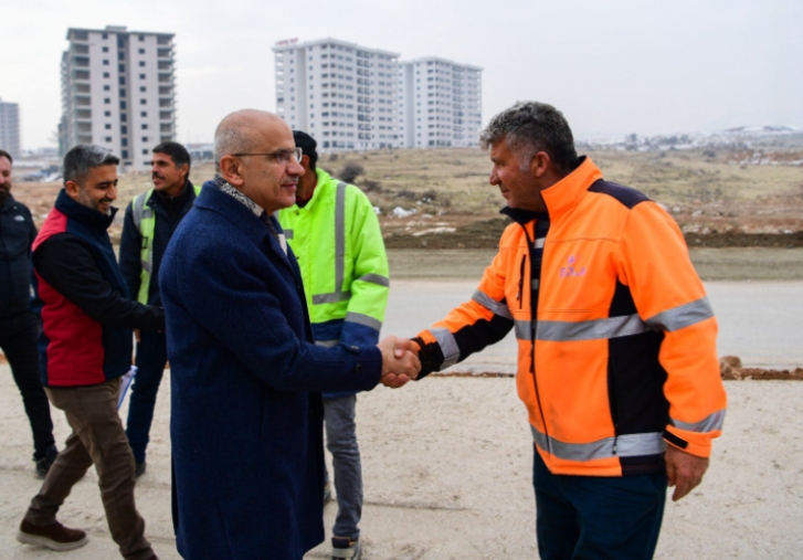 Bakan Er, Saray Bosna Caddesindeki almalar Yerinde nceledi