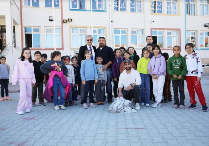 Battalgazi Belediyesinden Tevfik Memnune Gltekin lkokulunda enlik Dolu Gn