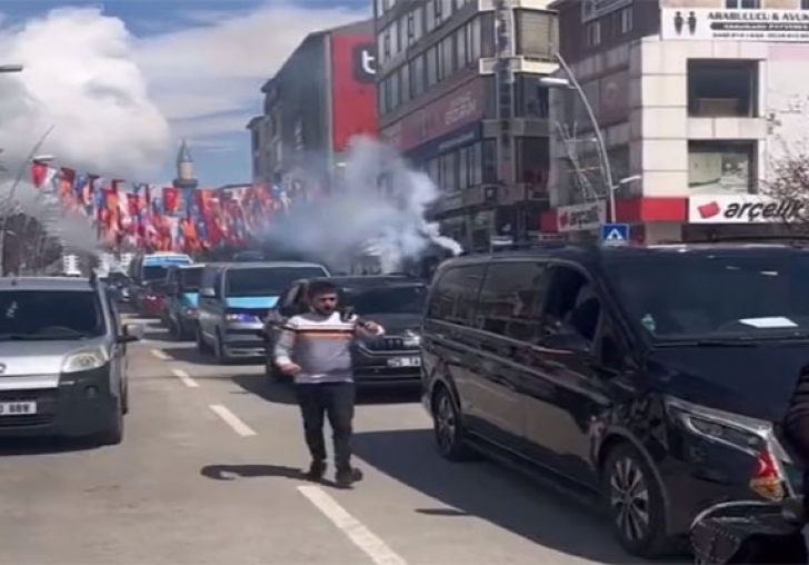 CHP  Erzurum'da Onlarca Arala ehir Turu Yapt