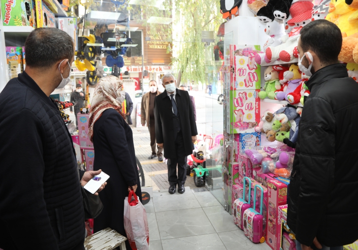 Gder, Fuzuli Caddesi Esnaflarn Gezdi