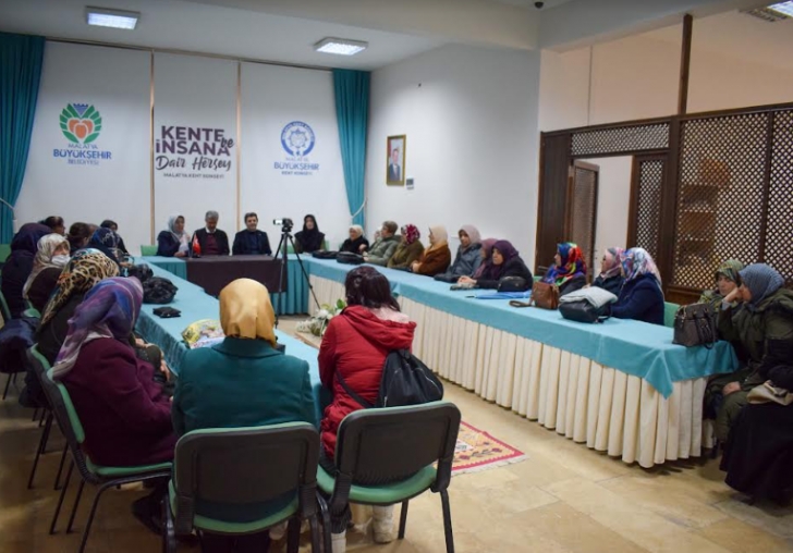 Kent Konseyi Kadn Meclisi Yardmlama ve Gnlllk Konulu Program Dzenlendi