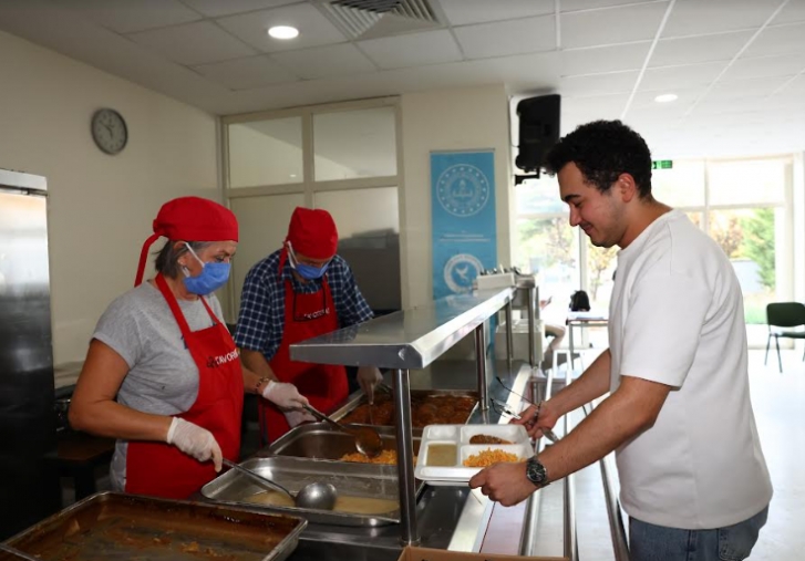 niversitelilerin Akam Yemei ankaya Belediyesinden